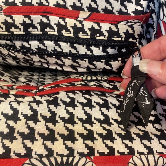Vera Bradley large purse with kiss lock and zipper pocket. RARE FIND - Picture 5 of 7